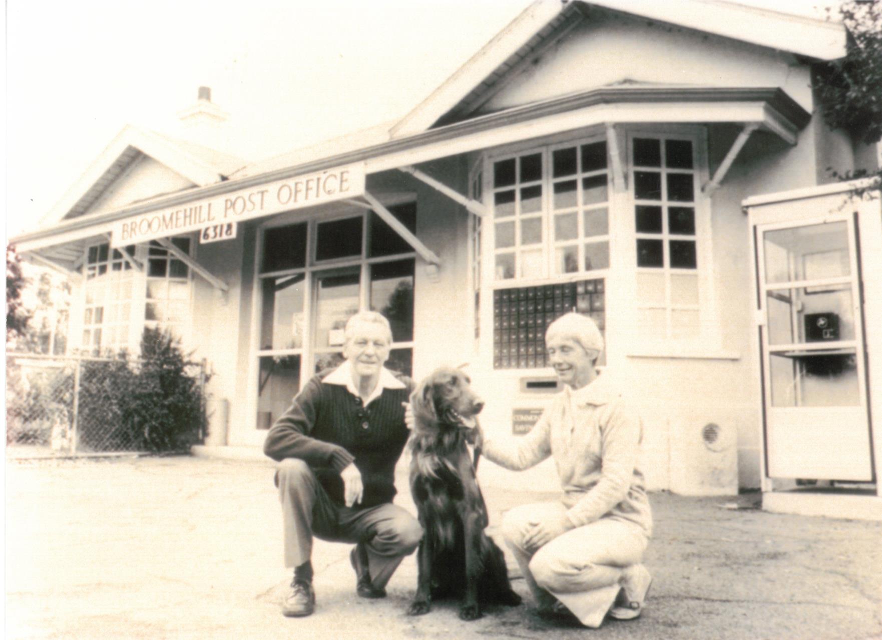 Broomehill Post Office - Post Master Keith Smith and wife