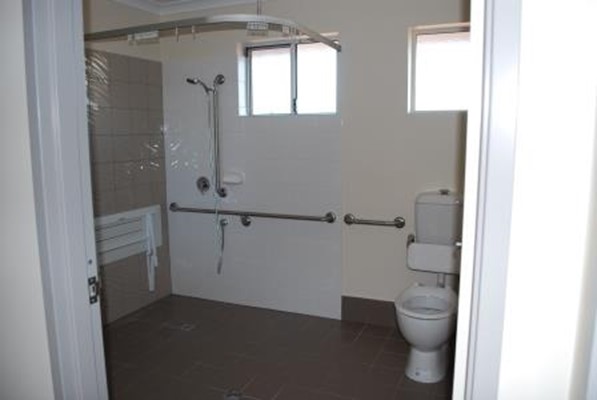 Sandalwood Villas - Opening - Accessible Unit Bathroom